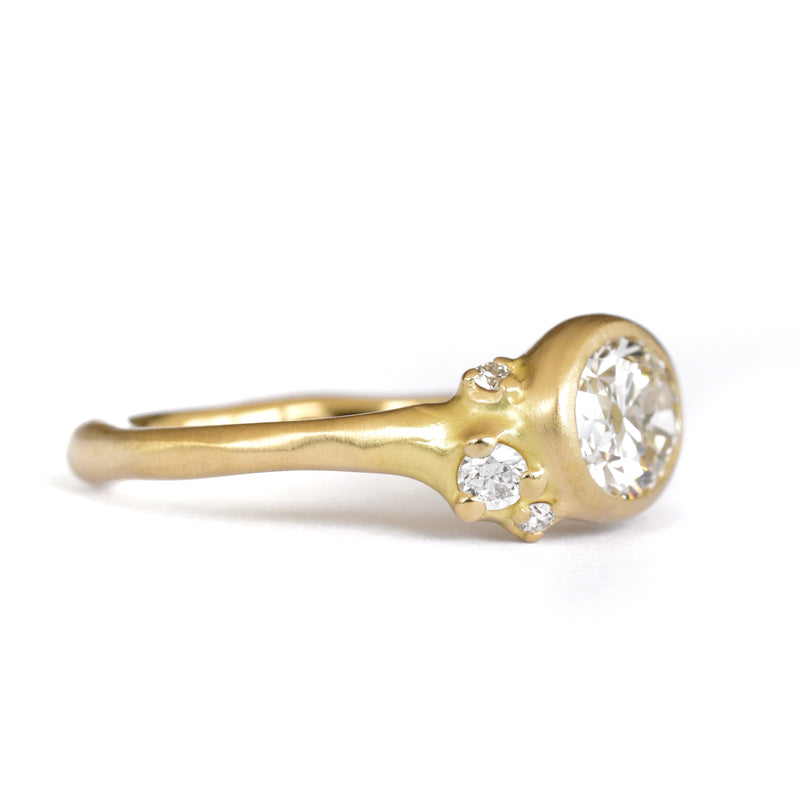 Oval Cluster Ring (East/West)